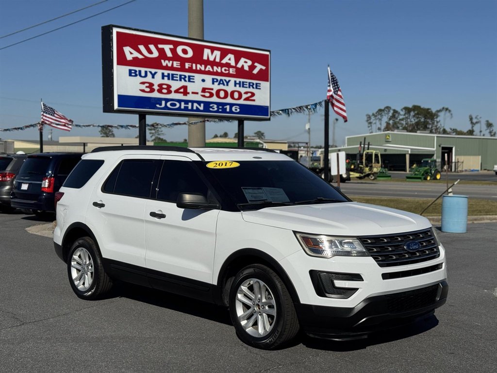 2017 Ford Explorer Base's photo