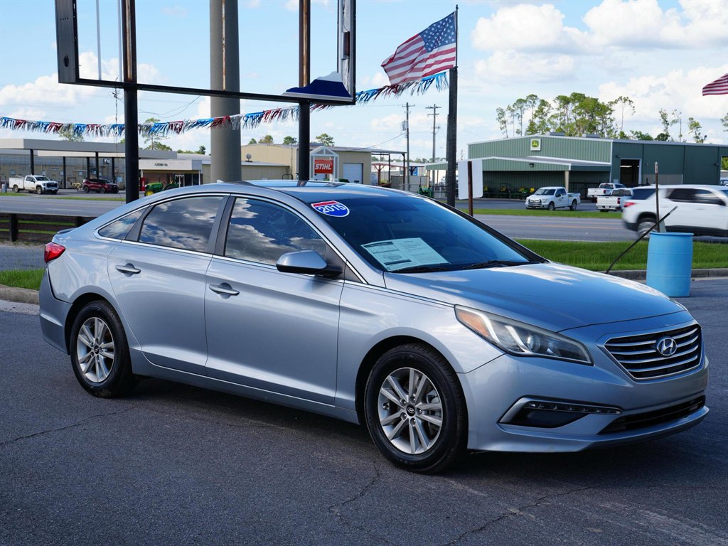 2015 Hyundai Sonata SE's photo
