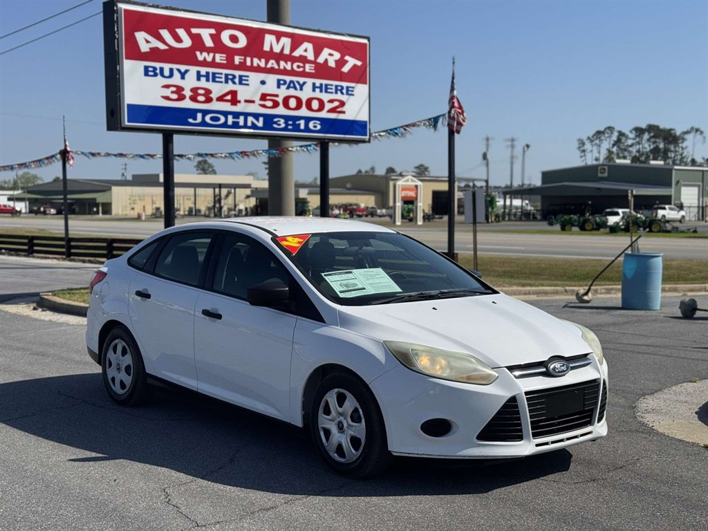 2014 Ford Focus Sedan S's photo